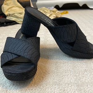 Black wedge heel size 6